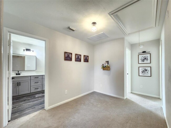 Building Photo - 21827 Sierra Long Dr