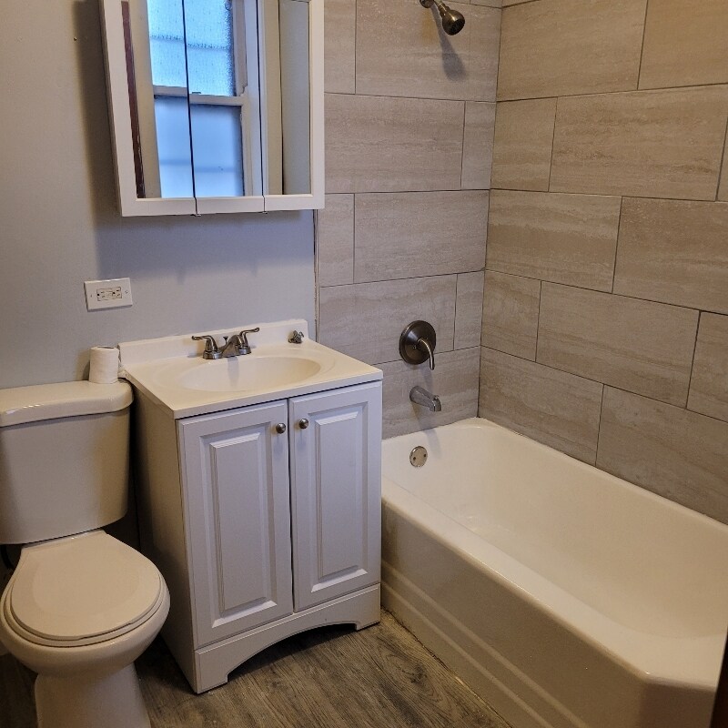 Building Photo - 6723 S Clyde Ave