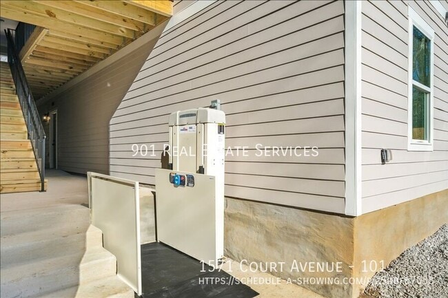 Building Photo - 1571 Court Ave
