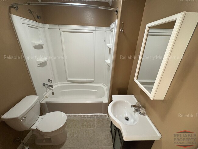 Building Photo - 1153 Idaho Ave