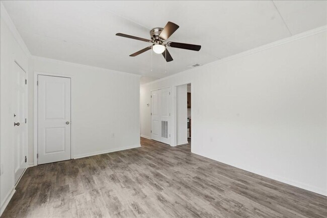 Building Photo - 526 Ochlahatchee Dr