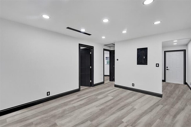 Building Photo - 5310 NW 16th St