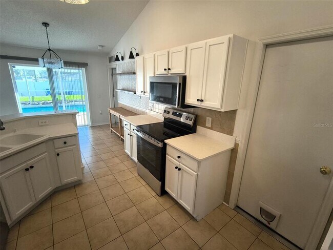 Building Photo - 177 Ryberry Dr