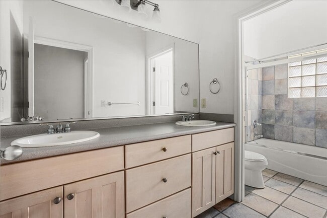 Building Photo - 11795 NW Creek Dr