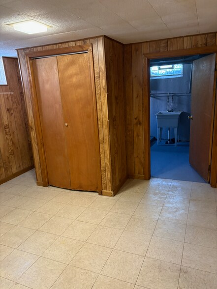 Building Photo - 1521 E 256th St