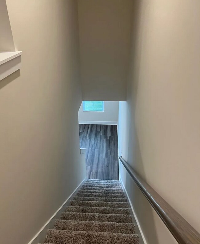 Building Photo - Desirable 3/2.5 Townhome Available Novembe...