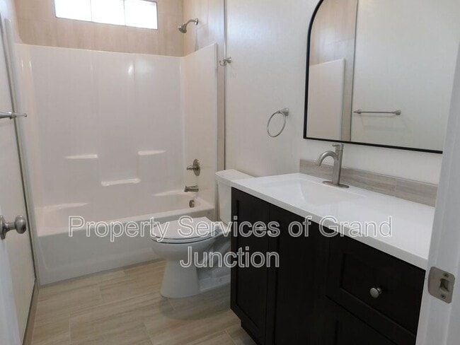 Building Photo - 525 Orchard Ave