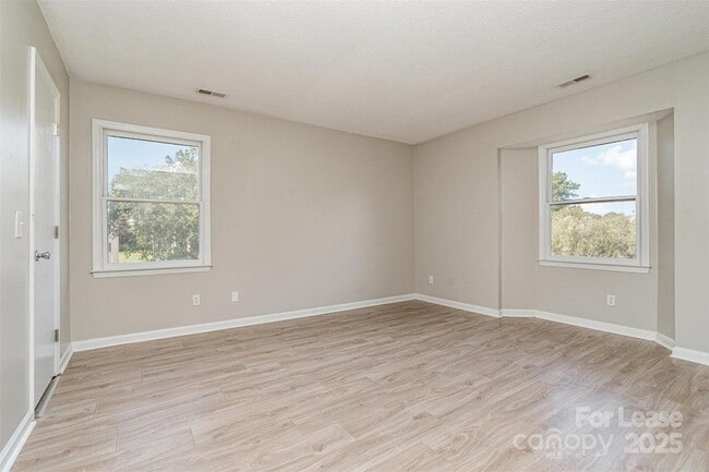 Building Photo - 6165 Meadow Rose Ln