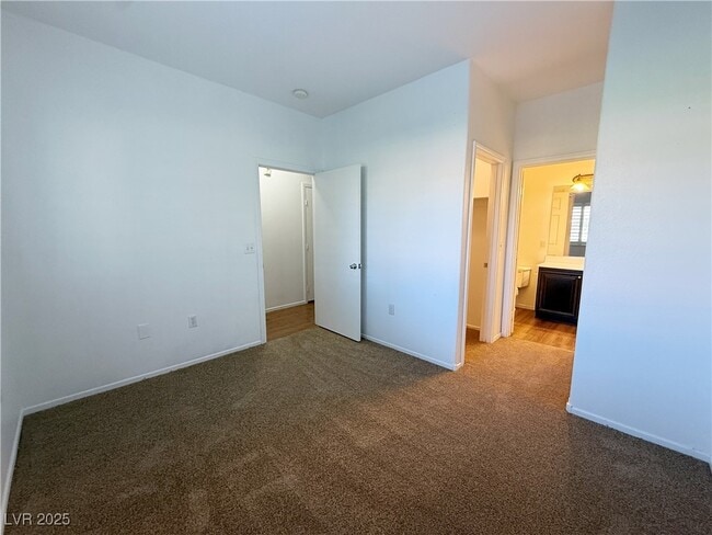 Building Photo - 5975 Barbosa Dr