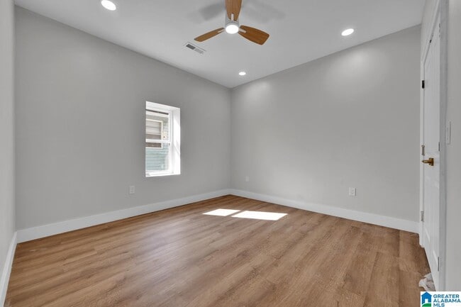 Building Photo - 1720 34th Pl N