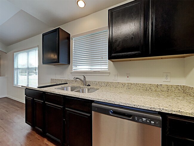 Building Photo - 2415 Hiacintas Way