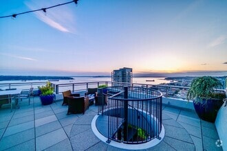Building Photo - 2Bd/2.5Ba Seattle  Penthouse