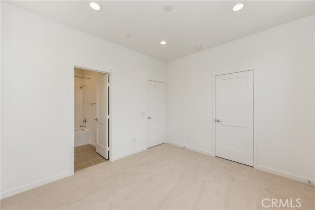Building Photo - 115 Allusion