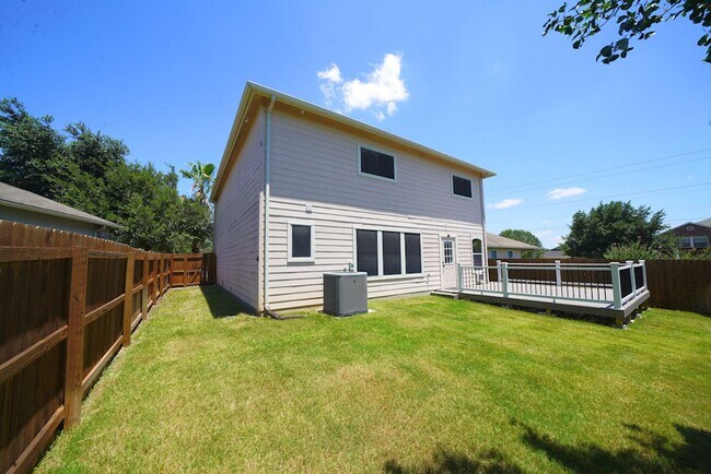 Building Photo - Lovely Cul-De-Sac Home in Schertz/Cibolo N...