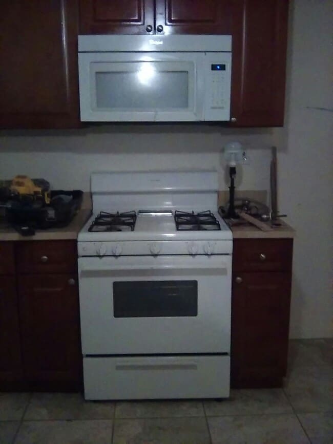 Building Photo - 132 Heald St