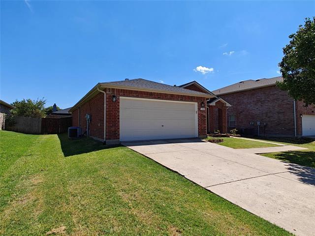 Building Photo - 1720 Pebble Brook Way