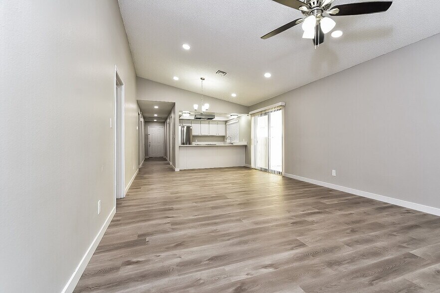Building Photo - 8424 Lomack Ct