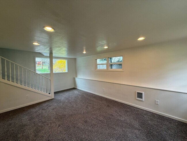 Building Photo - Great South Hills Location