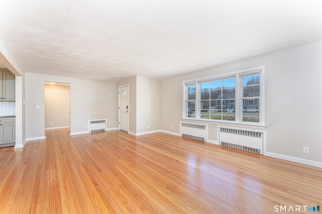 Building Photo - 233 Unionville Ave