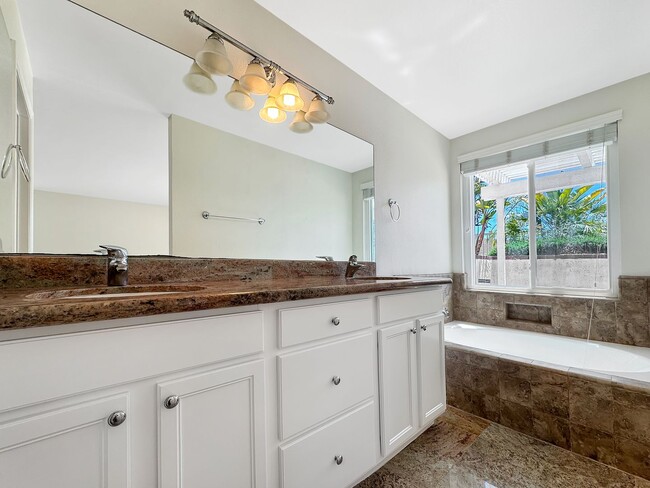 Building Photo - Great 4B/2.5BA House in Scripps Ranch!