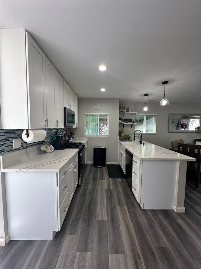 Building Photo - Inviting 3-Bedroom | 2-Bathroom Home in National City