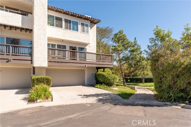 Building Photo - 28 Sycamore Ln