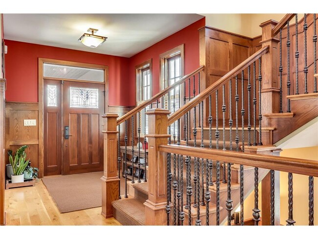 Building Photo - 2012 W Laurel Ave