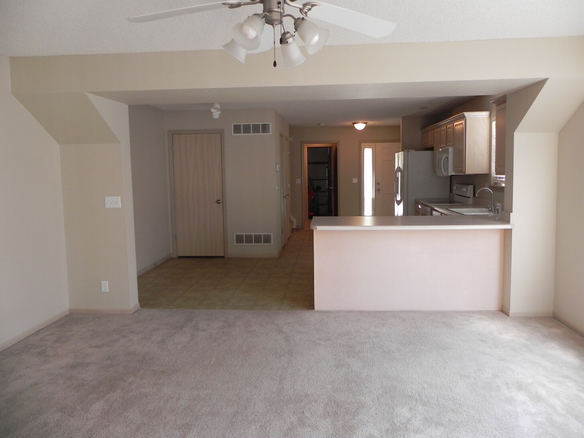 Counter - 9840 N Lewis Ave