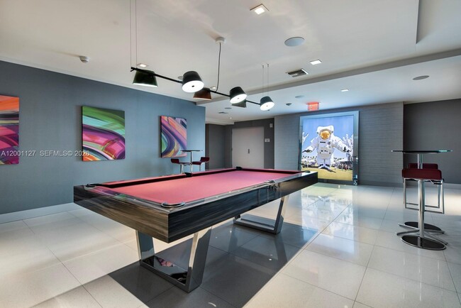 Building Photo - 300 Sunny Isles Blvd