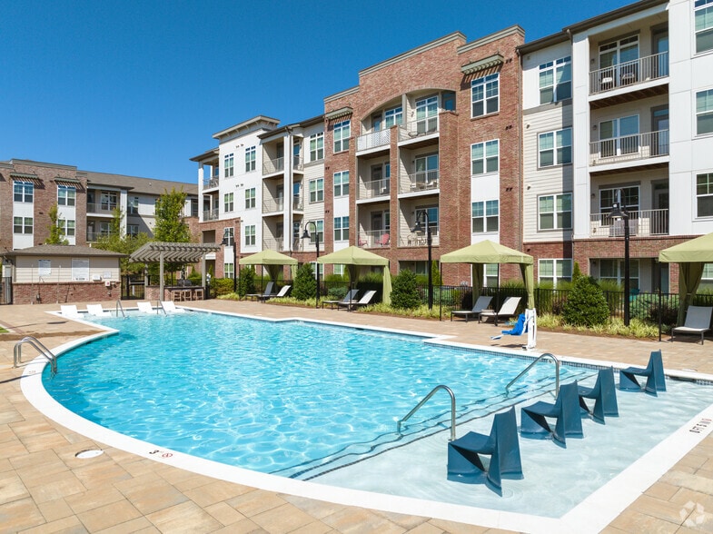 Primary Photo - Apartments at Eleven240