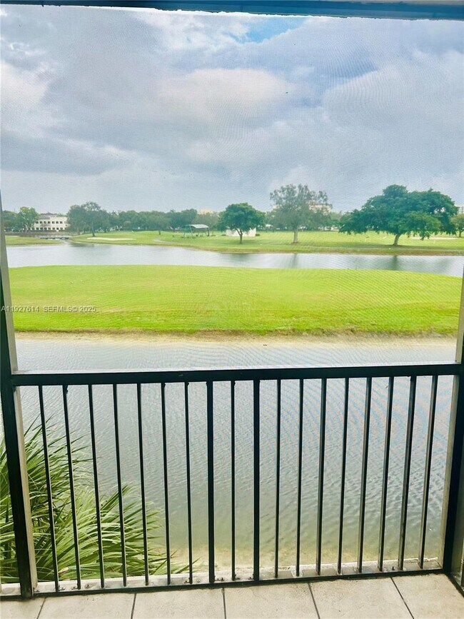 Building Photo - 3100 W Rolling Hills Cir