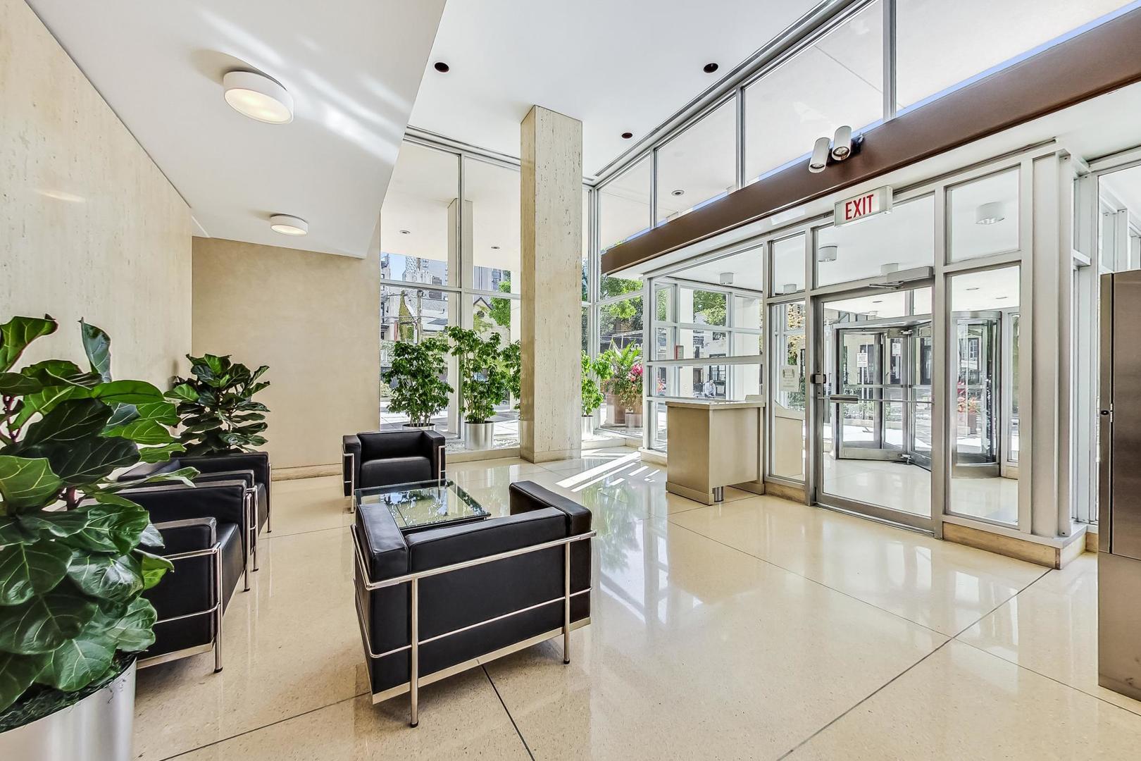 Building Photo - 70 W Burton Pl