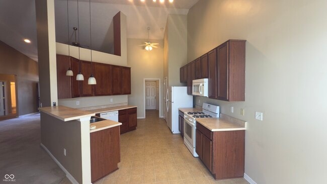 Building Photo - 1236 Wolf Run Way