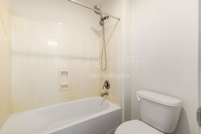 Building Photo - 2656 E Boston St