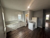 Building Photo - 204 Douglas St