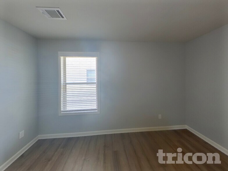 Building Photo - 7064 Demeter Dr