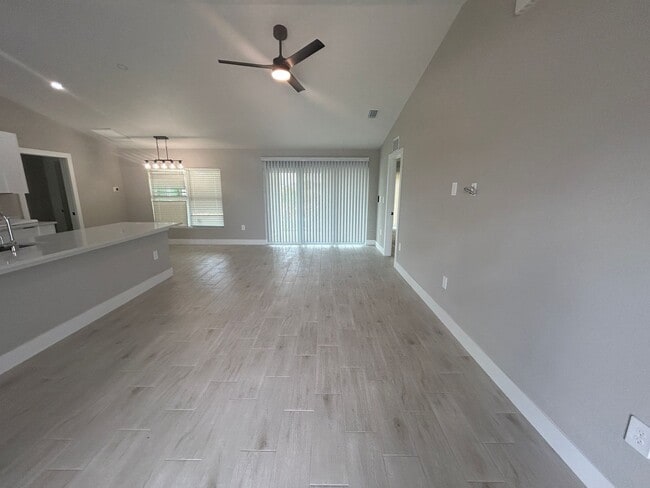 Building Photo - 1906 NW 21st Ave