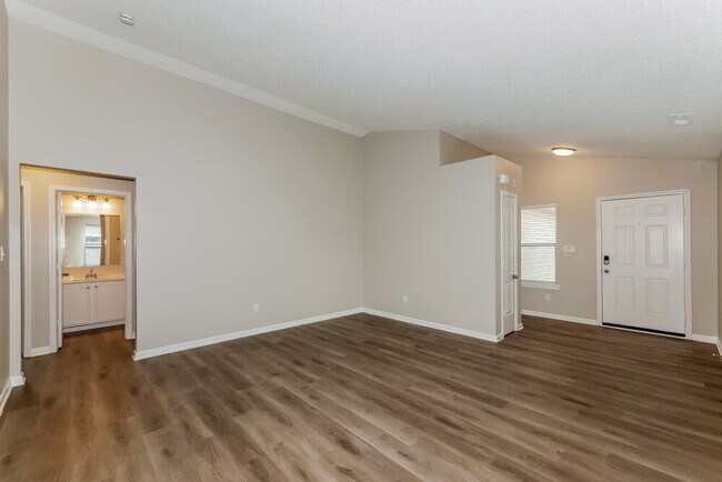 Building Photo - 11628 High Grass Dr