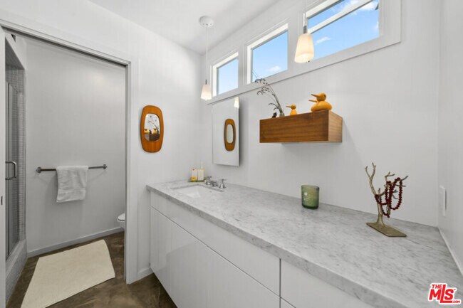 Building Photo - 18105 Sandy Cape Dr