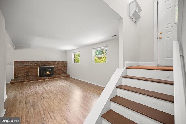 Building Photo - 5435 The Bridle Path