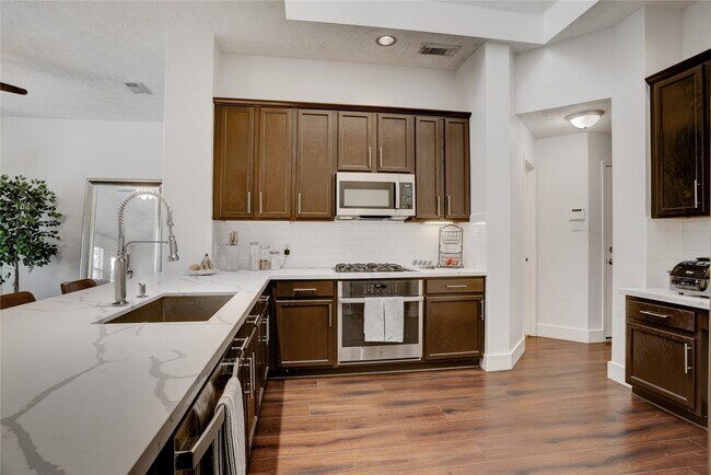 Building Photo - 11319 Windy Creek Dr