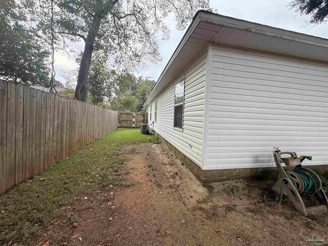 Building Photo - 1226 Fretz St