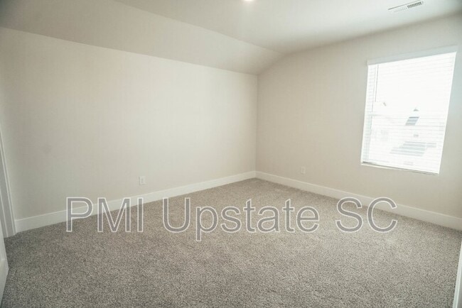 Building Photo - 35 Galley Ln