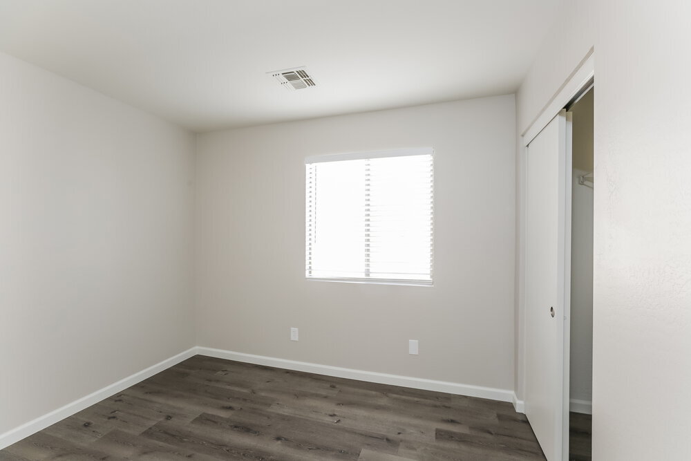 Building Photo - 21861 W Mohave St