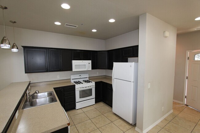 Building Photo - 504 S O'Leary St