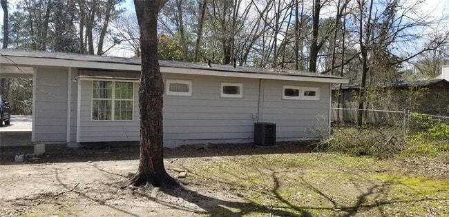 Building Photo - 6363 Melrose St