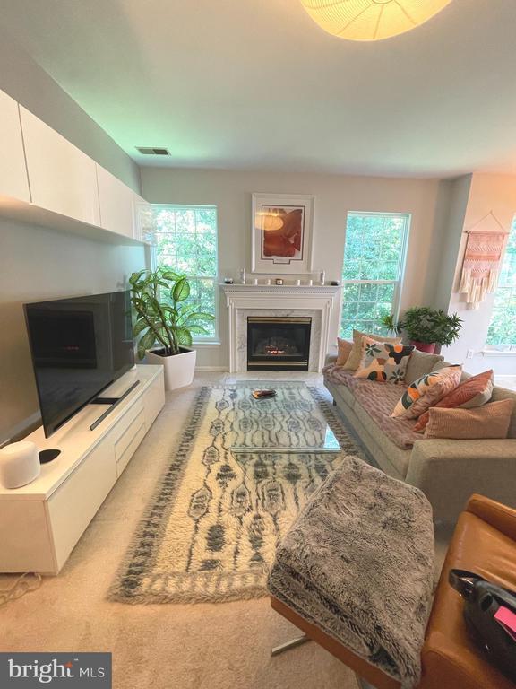 Building Photo - 5948 Founders Hill Dr