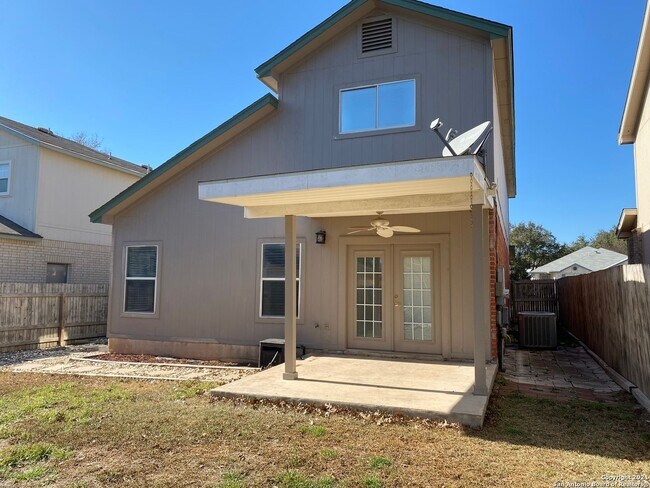 Building Photo - 1326 Dezarae St