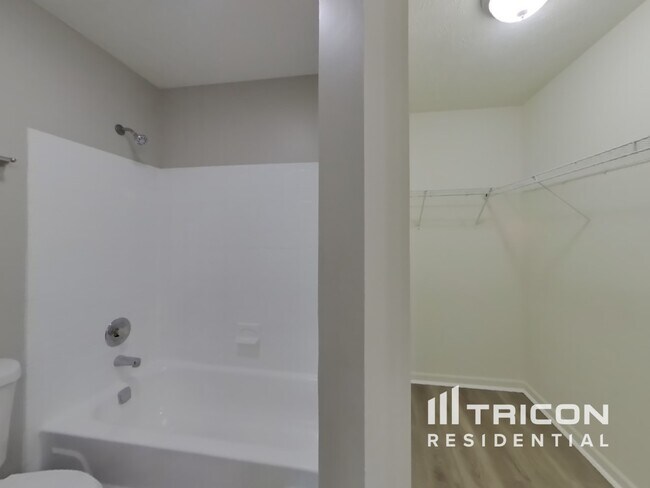 Building Photo - 6407 Perry Pines Ct