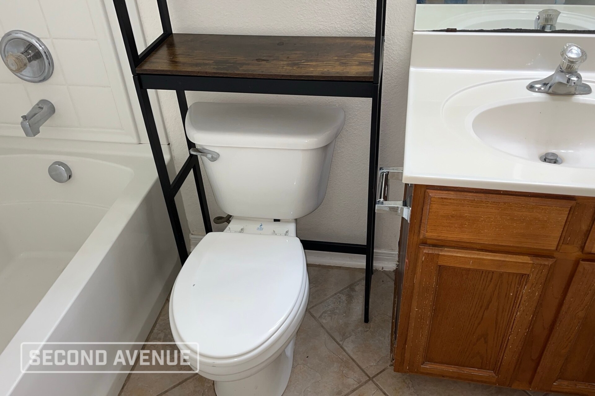 Building Photo - 2201 Encino Dr